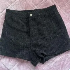 黒のツイードショートパンツ