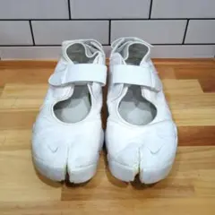 ナイキ♡エアリフト♡足袋　26㌢　レディス　NIKE AIR RIFT ホワイト