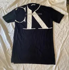 CALVIN KLEIN JEANSカルバンクラインのtシャツ.丈長め
