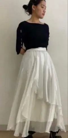 スカート　白　レディース　春　春服　上品　綺麗め　ロングスカート フレアスカートのサムネイル