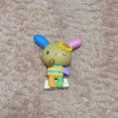 サンリオ ガチャガチャ みんなでバカンスフィギュア ウサハナ