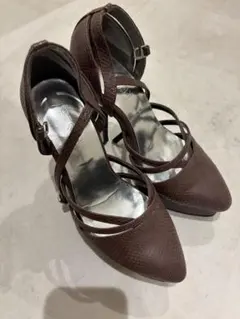 RELAXY ブラウン パイソン柄 ストラップ パンプス