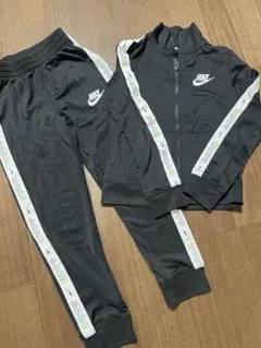 Nike ジャージ上下セット ブラック　女の子