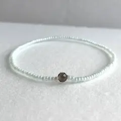 ビーズブレスレット　パールライトブルーガラスビーズカットスモーキークォーツ