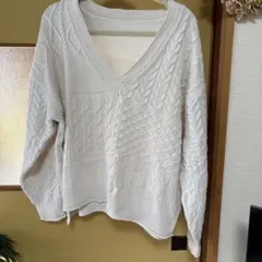 美品　ホワイト Vネック ケーブルニット M