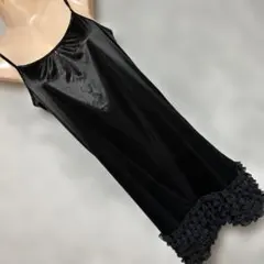 【153】earth music&ecology 黒のフリル　♦︎ キャミスリップ