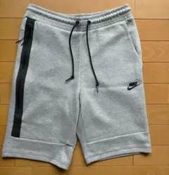 美品 NIKE テックフリース ショートパンツ Sサイズ グレー ハーフパンツ