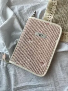 Item thumbnail for item a2d7e0d0-eaff-4489-88d1-1a28b17796f8