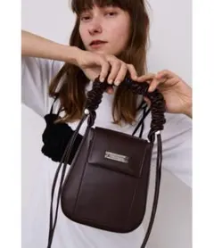 un/neu ギャザーハンドルサテンフラップバッグ 2WAYショルダーバッグ