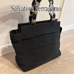 Salvatore Ferragamo ヴァラ シルバーチェーン ハンドバッグ