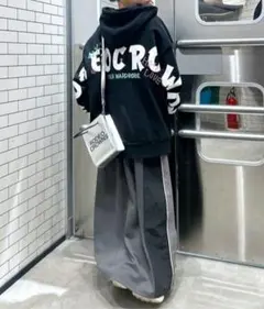 完売品✩ロデオクラウンズ✩刺繍☆SKETCH LOGO ジップパーカー