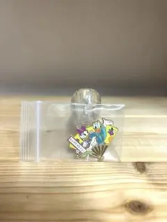 ディズニーストア お正月ピンバッジ ドナルド デイジー