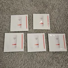 SHISEIDO エッセンス スキングロウ プライマー　1g × ５