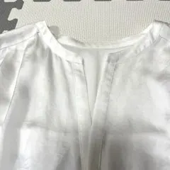 ホワイト シフォン Vネックシャツ