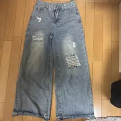 ダメージジーンズ