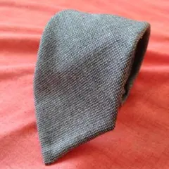美品！【HUGO BOSS】ヒューゴボス　グレー　ネクタイ　メンズ　男性用