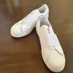 adidas スーパースタースリッポン ゴールドロゴ　ホワイト25cm