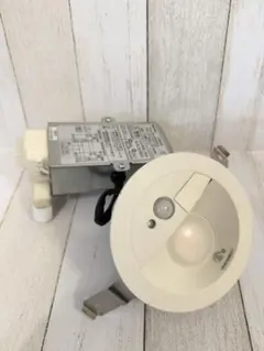 パナソニック　LEDダウンセンサーライト電球色　LSEBC5049LE1