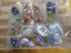 ガチャガチャ まとめ売り たまごっち サンリオ めじるしアクセサリー 27点