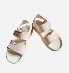 new balance ピンク サンダル　18cm