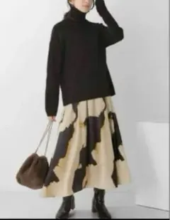 ブージュルードぼかし柄スカートアート模様 フレアロングスカート