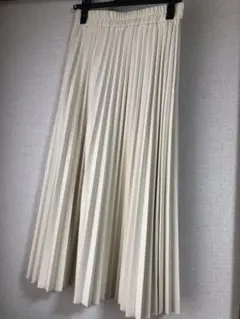 コムサイズム　フェイクレザースカート