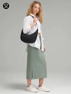 新品タグ付Lululemonルルレモンラージスラウチースリングショルダーバッグ