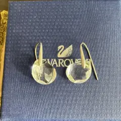 Swarovski クリスタルピアス