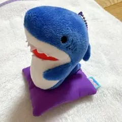 青いサメ　マスコット　ぬいぐるみ