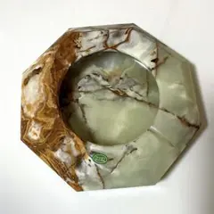 Item thumbnail for item 75e3f764-2e81-4e26-b0a4-8dd39cb7958d