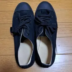 オールブラック キャンバススニーカー ローカットのサムネイル