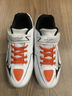 Mizuno カーペットコート用　テニスシューズ　22センチのサムネイル