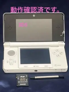 ニンテンドー3DS ホワイト本体　動作品　メモリカード　タッチペン付　美品