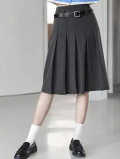 ダークグレー プリーツスカート