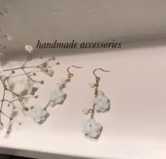 かすみそう　ハンドメイド ホワイト フラワービーズ ピアス　イヤリング