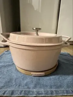 バーミキュラ オーブンポット1 26cm SUKIYAKI ベージュ 鍋敷き バーミキュラ オーブンポット1 26cm SUKIYAKI ベージュ 鍋敷き - メルカリ