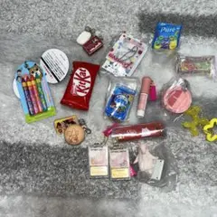 お菓子とおもちゃのガチャガチャセット
