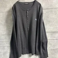 Burberry ダークグレー ヘンリーネックニット