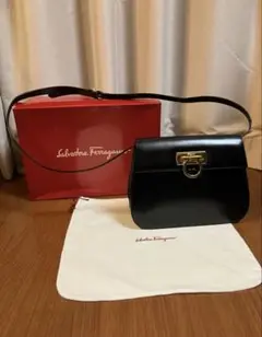 ◾️美品◾️サルヴァトーレフェラガモ/ガンチーニブラック/レザー/ショルダーバッグ