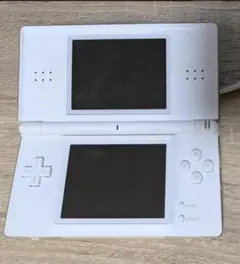 Nintendo DS Lite ホワイト 充電器・ゲームカード付き