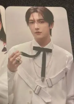 Item thumbnail for item e4eab3c6-fd09-480f-a8c3-bd6d0edc5a70