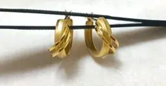 美品　刻印有　K18　マットタイプ　ゴールド　ひねり　ツイスト　フープピアス
