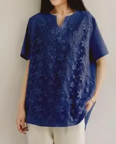 XLコットンリネン★前後丈違い 花刺繍キーネック半袖チュニック♪ネイビー★X L