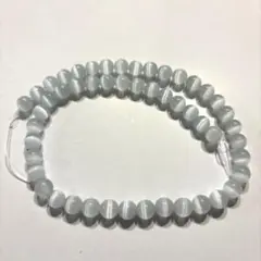 キャッツアイ　ホワイトよりのブルー
