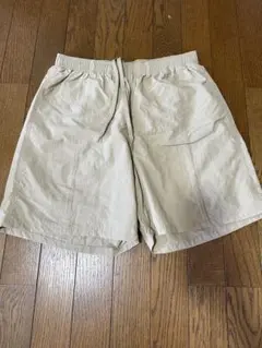 GU ベージュ ショートパンツ Mサイズ