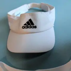 adidas ホワイト バイザー
