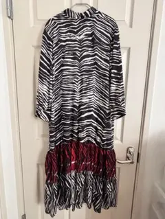Zara ロング丈ゼブラワンピース