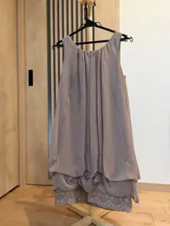 Daryl Diamond ベージュドレス フリル付き