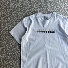 【銀タグusa製、シングルステッチ】オールドステューシーVS世界パロディ白T