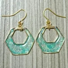 多角形×多角形のエメラルドグリーンピアス※イヤリング